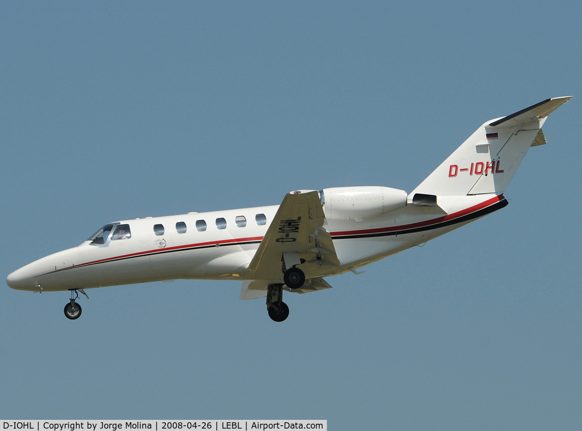 D-IOHL, 2005 Cessna 525A CitationJet CJ2 C/N 525A-0233, On short final to RWY 25R.