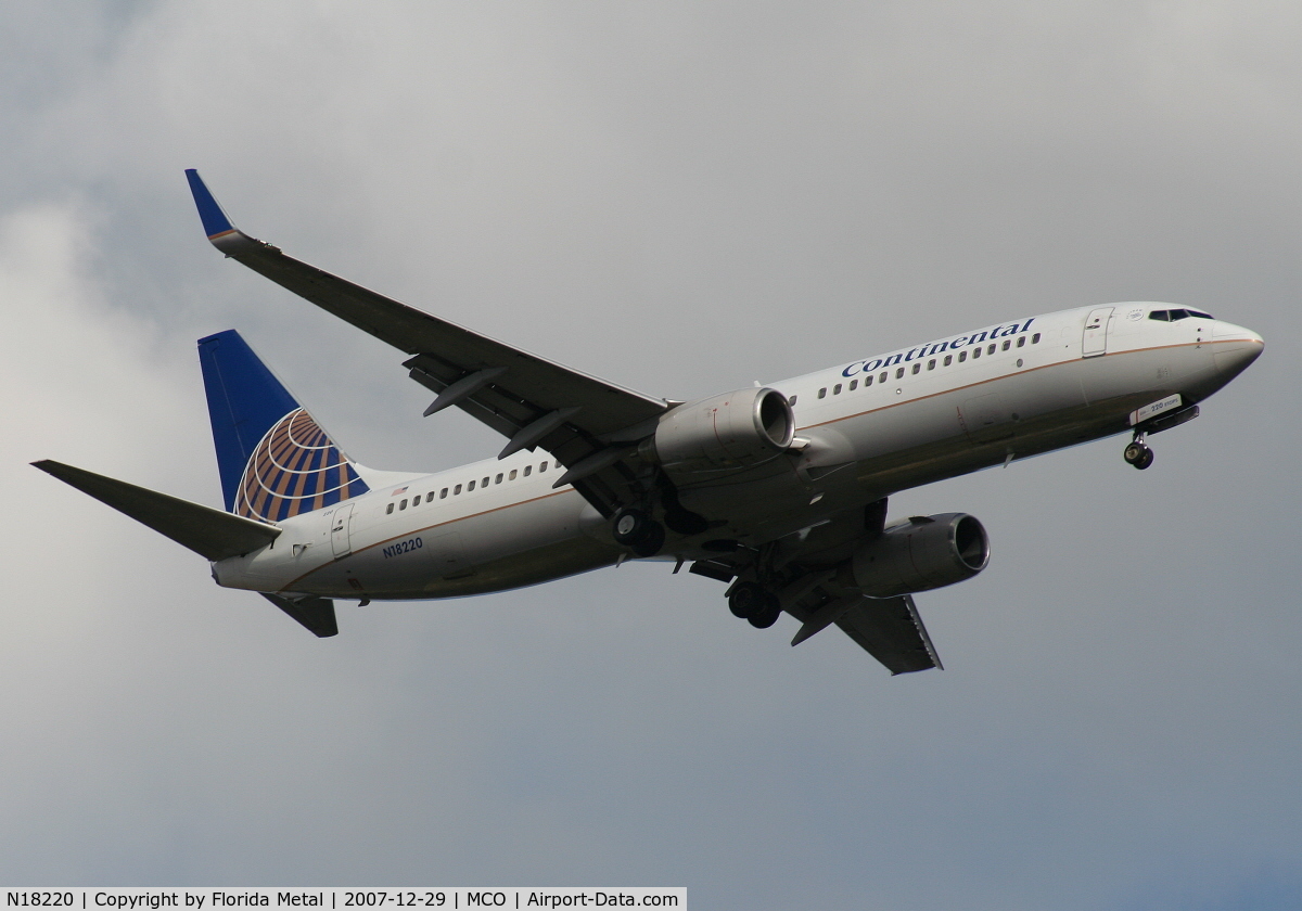 N18220, 1998 Boeing 737-824 C/N 28929, Continental