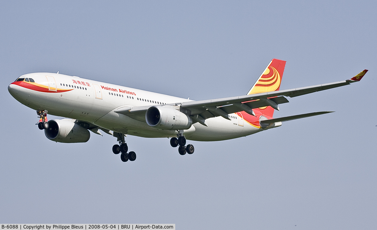 B-6088, 2008 Airbus A330-243 C/N 906, Chinese guest, hours behind schedule, on short final rwy 25L.