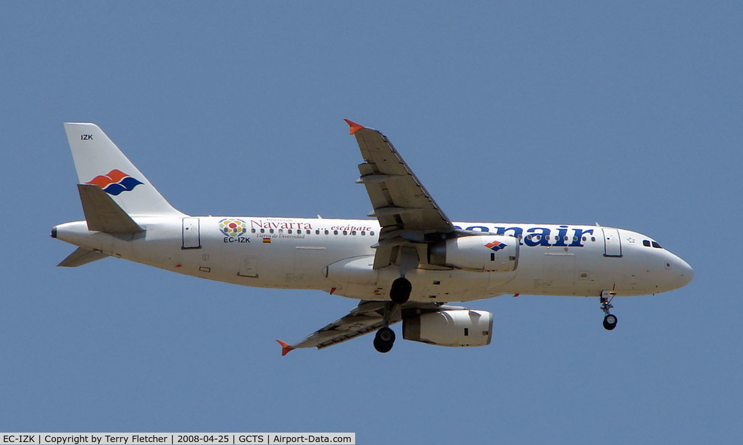 EC-IZK, 2004 Airbus A320-232 C/N 2223, Spanair A320 on approach to Tenerife South