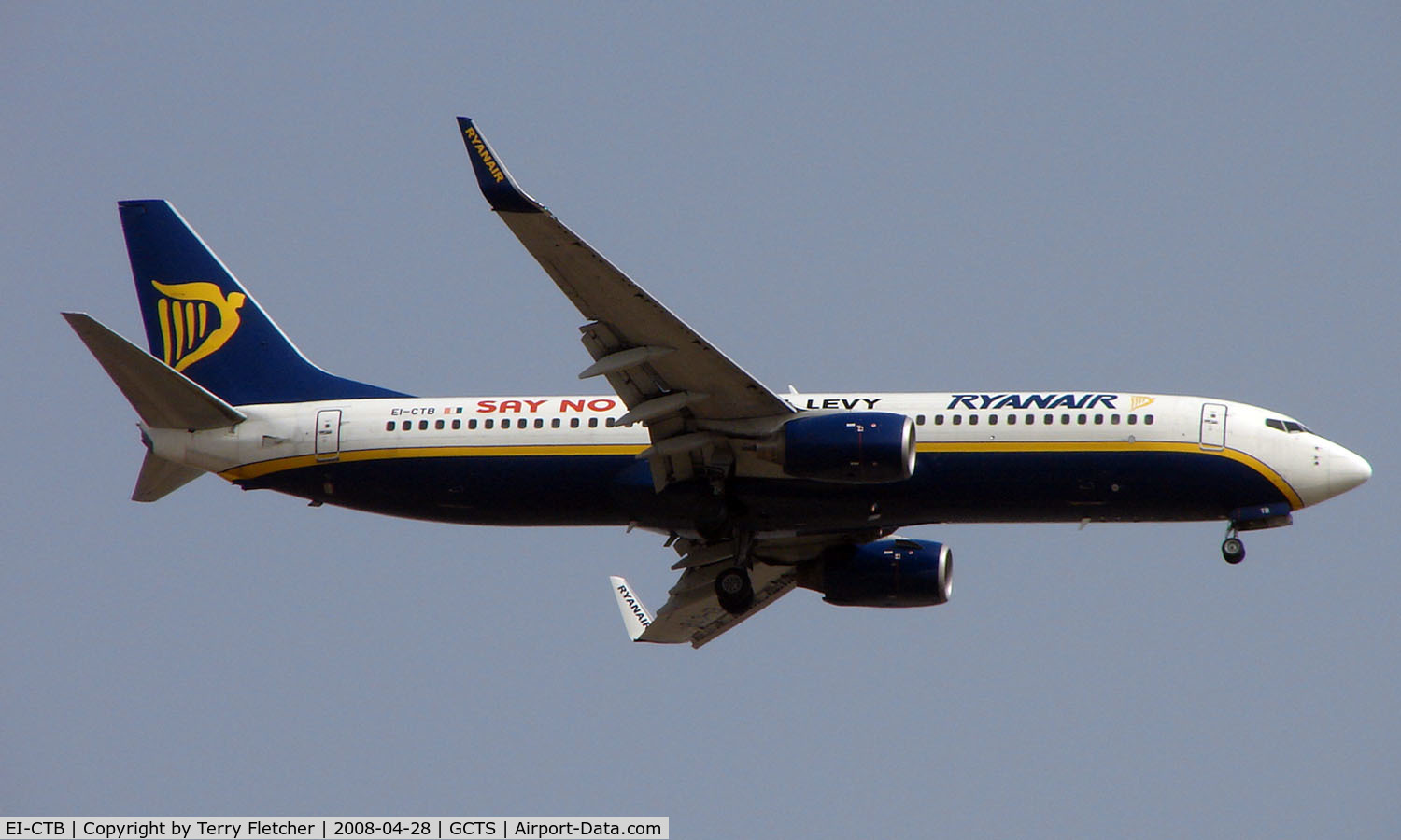 EI-CTB, 2002 Boeing 737-8AS C/N 29937, Ryanair B737 on approach to Tenerife South