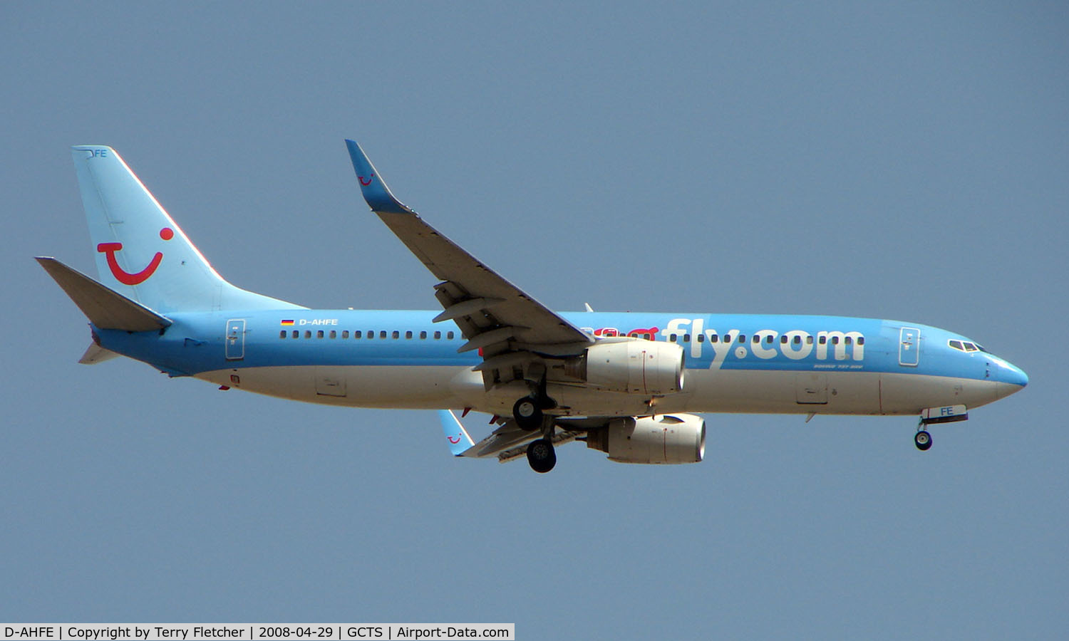 D-AHFE, 1998 Boeing 737-8K5 C/N 27979, TUI B737 on approach to Tenerife South