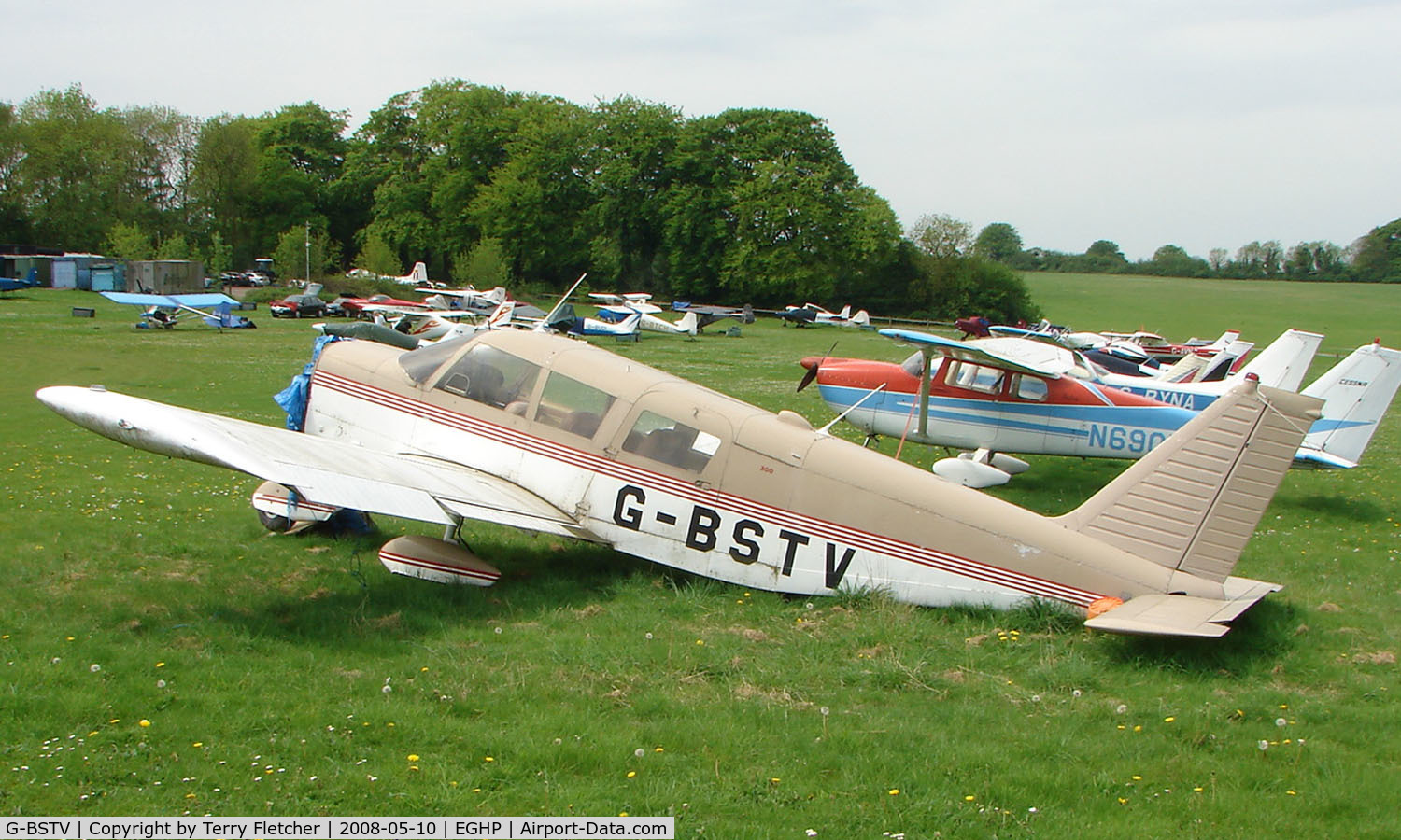 G-BSTV, 1967 Piper PA-32-300 Cherokee Six Cherokee Six C/N 32-40378, A very pleasant general Aviation day at Popham in rural UK