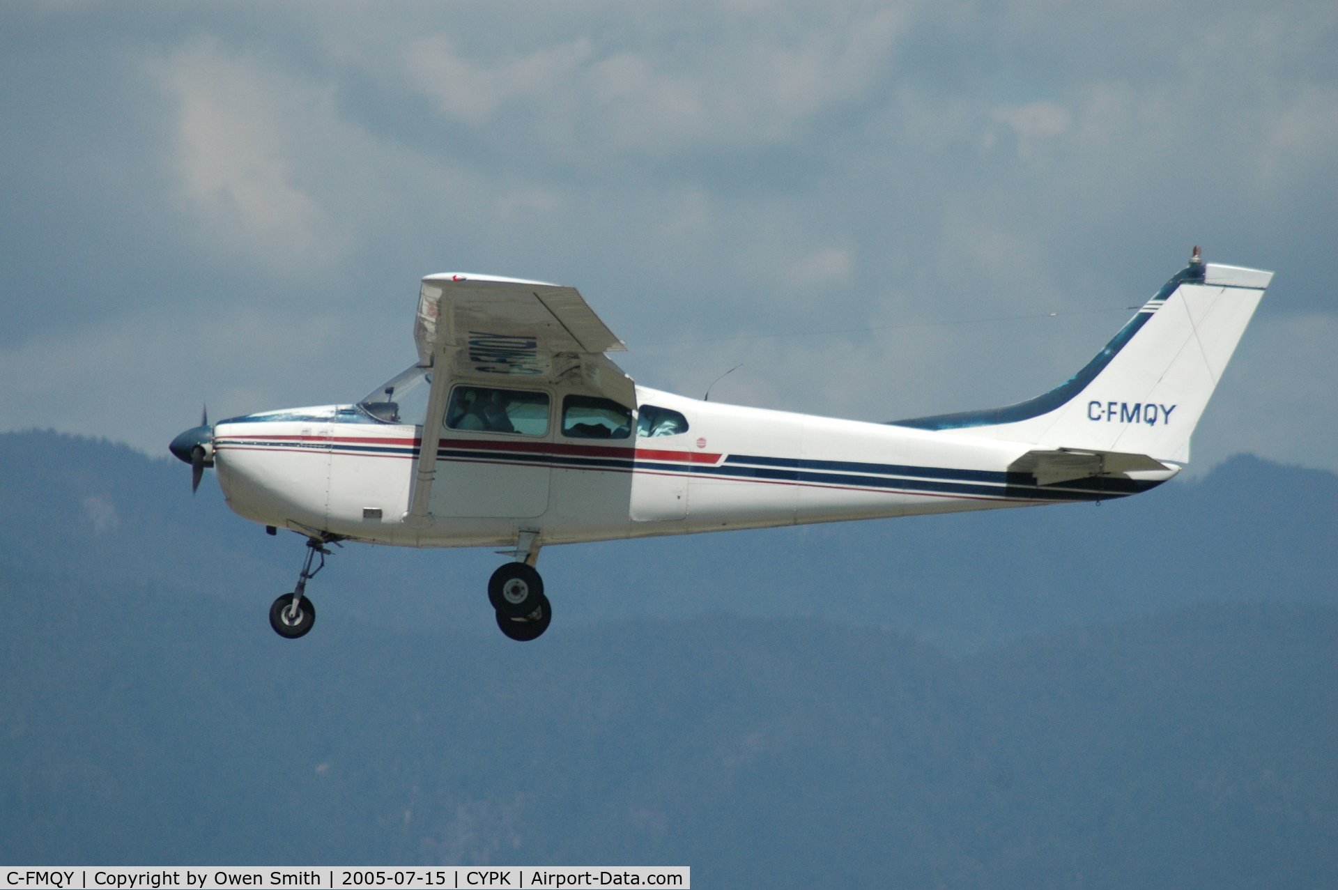 C-FMQY, 1960 Cessna 182C Skylane C/N 52968, On approach to Pitt Meadows, BC