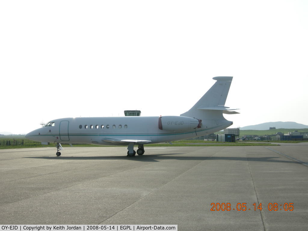 OY-EJD, 2005 Dassault Falcon 2000EX C/N 63, Dassault Falcon on Benbecula