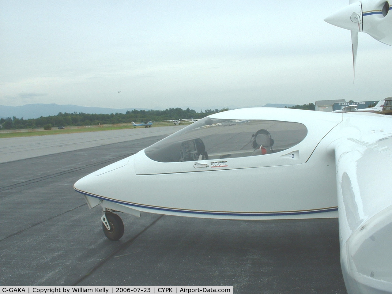 C-GAKA, 2000 Seawind 3000 C/N 46, Seawind 3000 just after landing Pitt Meadows