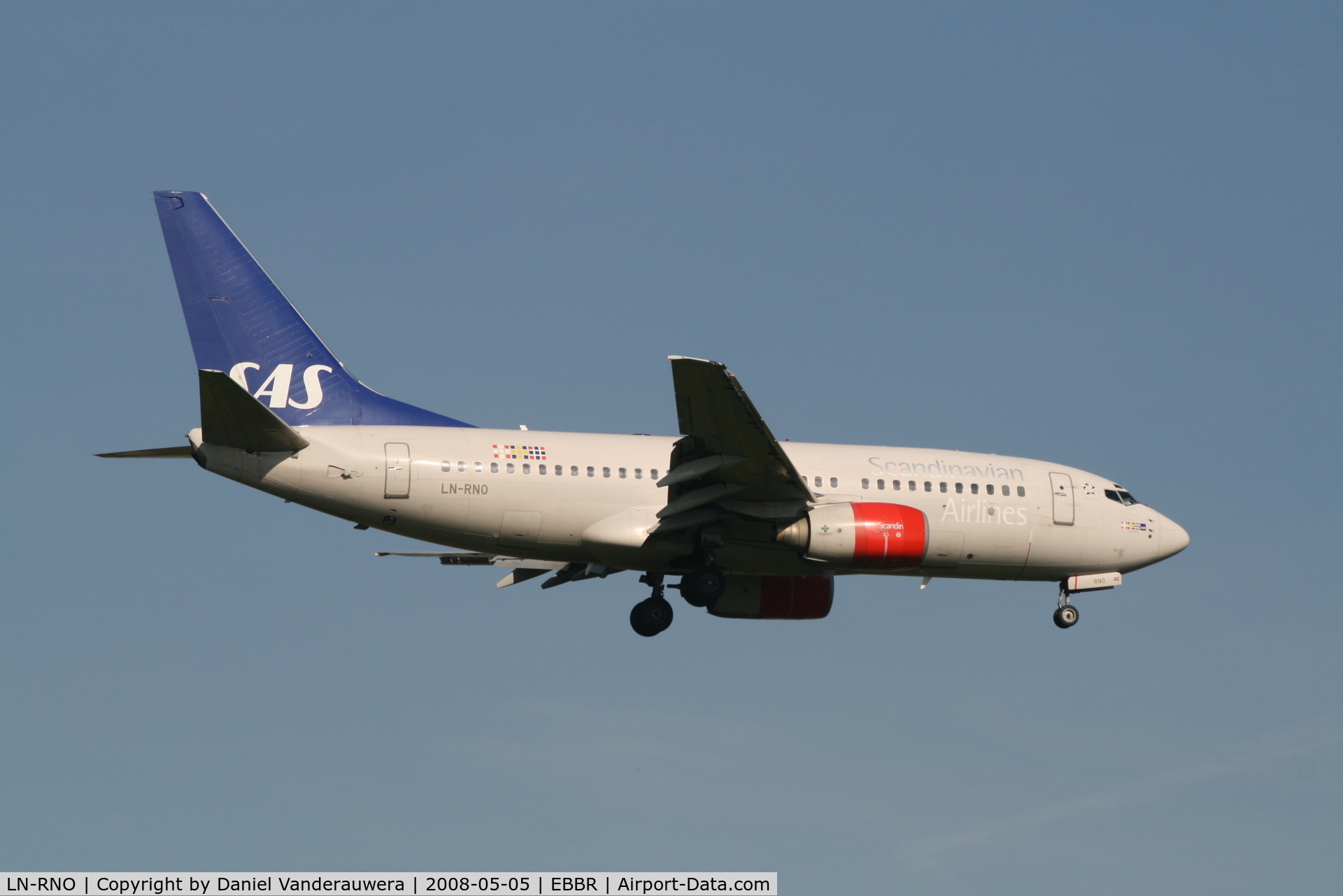 LN-RNO, 1999 Boeing 737-783 C/N 28316, arrival of flight SK4743 to rwy 02