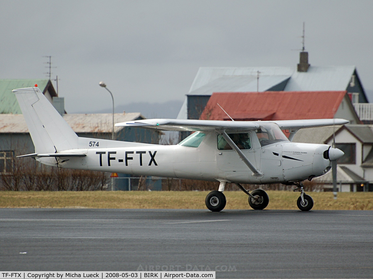 TF-FTX, Cessna 152 C/N 15283296, In Reykjavik
