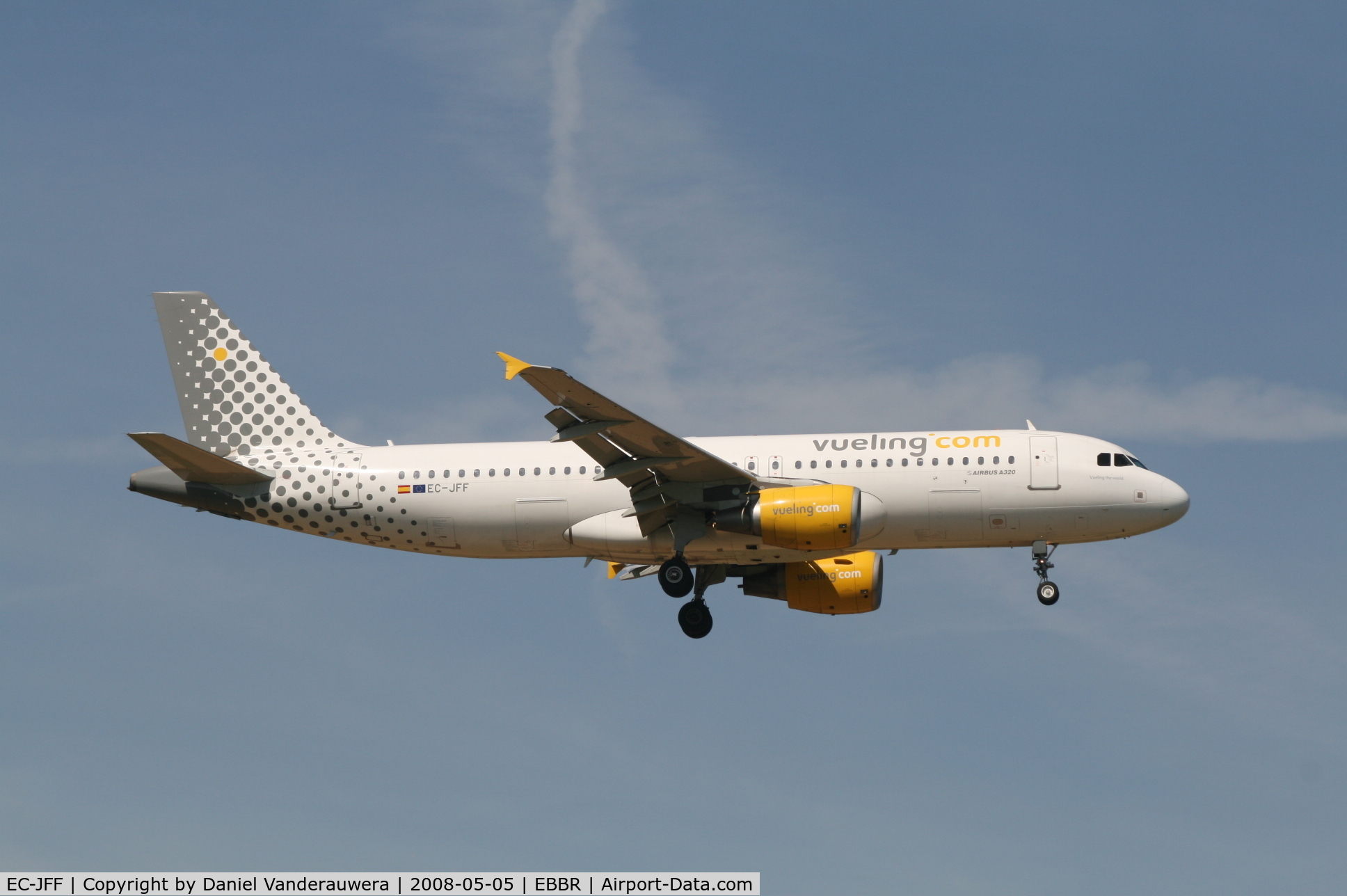 EC-JFF, 2005 Airbus A320-214 C/N 2388, arrival of flight VY7060 to rwy 02