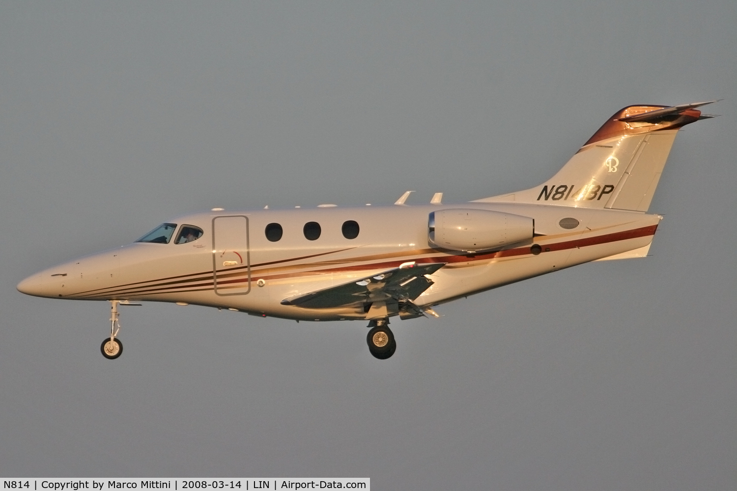 N814, 2003 Cirrus SR20 C/N 1281, Landing at Milano Linate