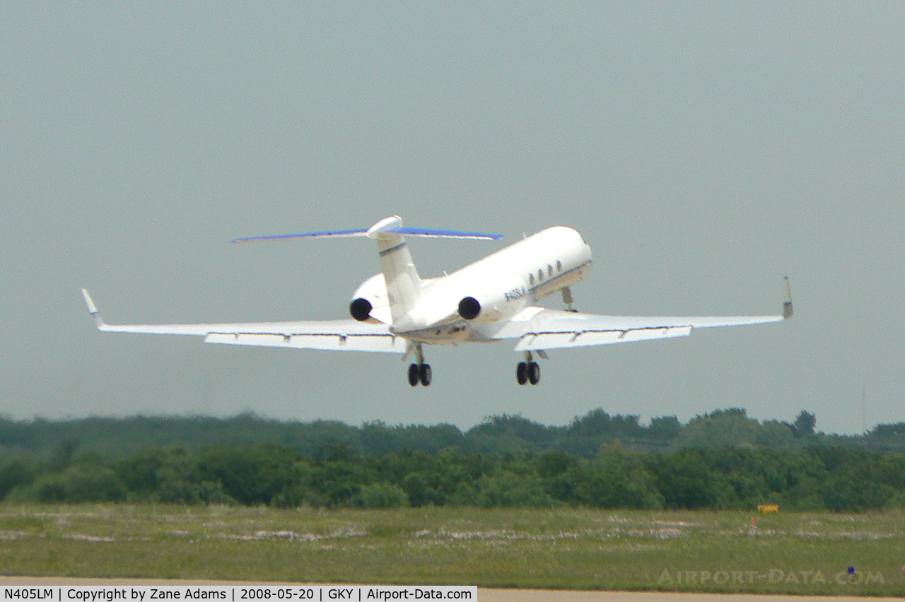N405LM, 1998 Gulfstream Aerospace G-V C/N 541, At Arlington Municipal