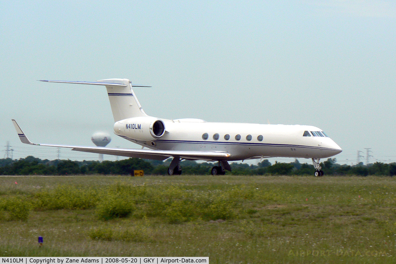 N410LM, 1999 Gulfstream Aerospace G-V C/N 578, At Arlington Municipal