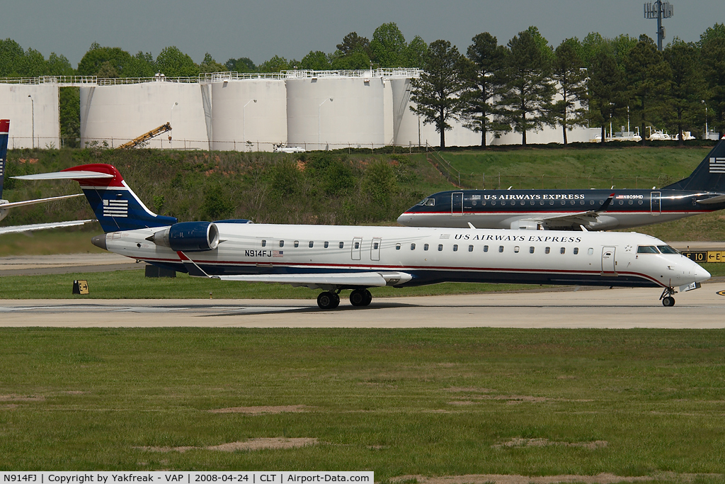 N914FJ, 2004 Bombardier CRJ-900ER (CL-600-2D24) C/N 15014, Mesa Airlines Regionaljet 900 in US Airways colors