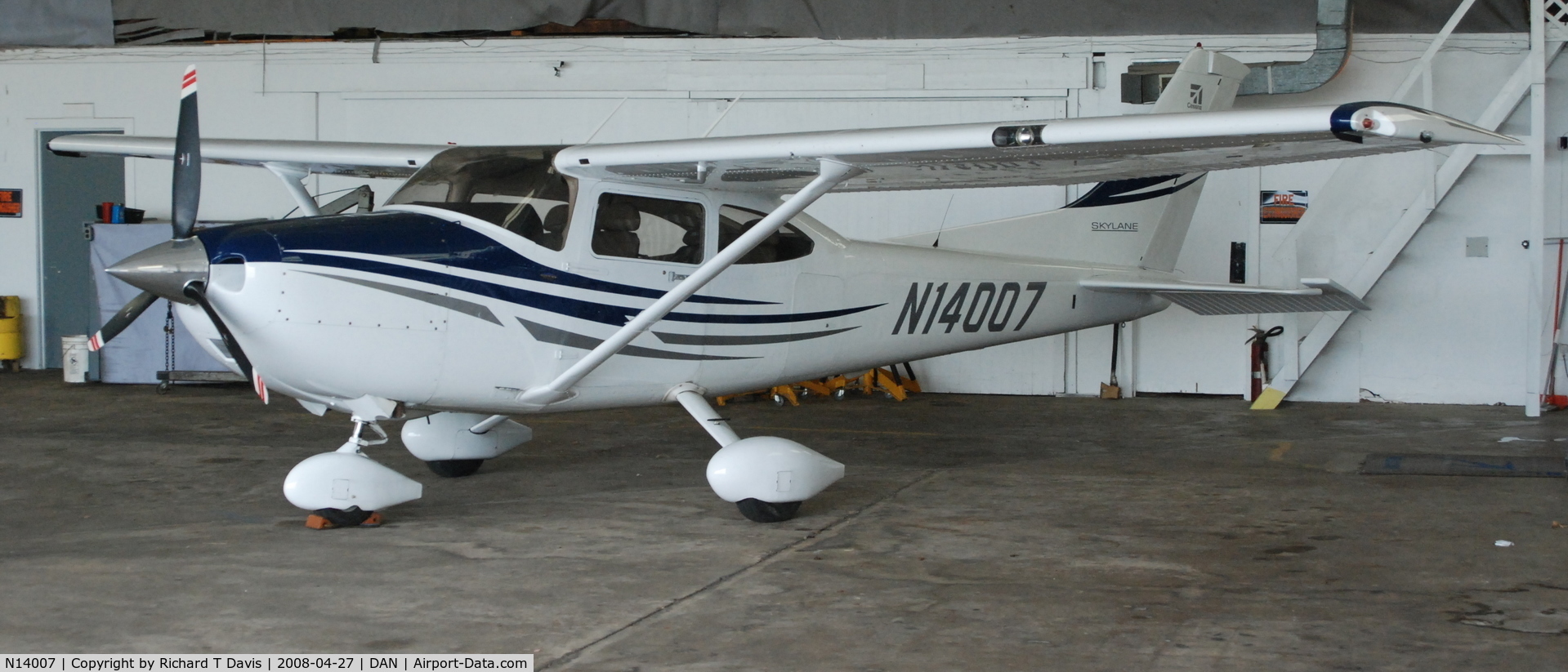 N14007, 2005 Cessna 182T Skylane C/N 18281589, 2005 Cessna 182T in Danville Va.