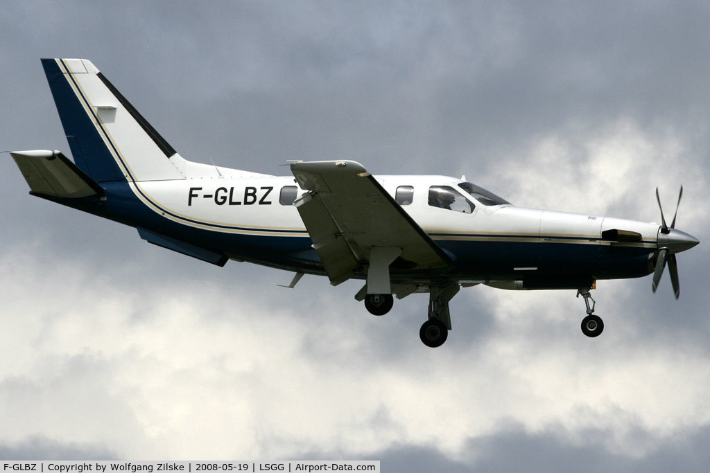 F-GLBZ, 2002 Socata TBM-700 C/N 32, visitor