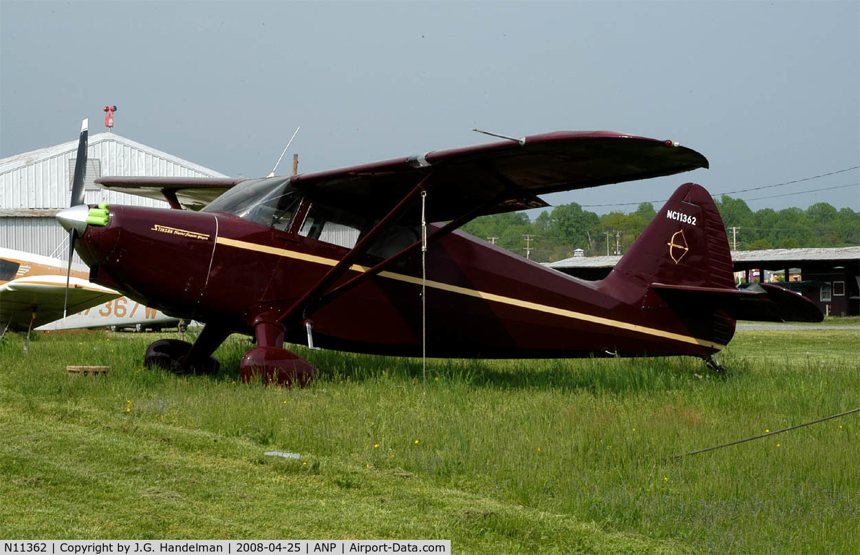 N11362, 1947 Stinson 108-2 Voyager C/N 108-2327, in the grass at Lee Airport Annapolis MD