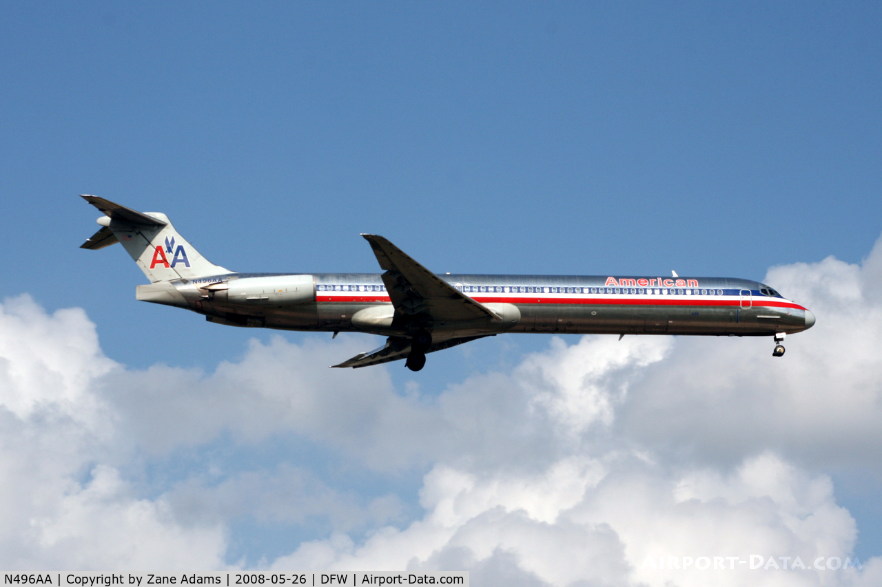 N496AA, 1989 McDonnell Douglas MD-82 (DC-9-82) C/N 49734, American Airlines landing at DFW