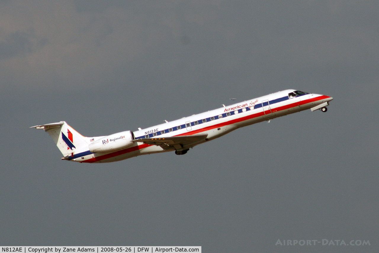 N812AE, 2001 Embraer ERJ-140LR (EMB-135KL) C/N 145531, American Eagle departing DFW