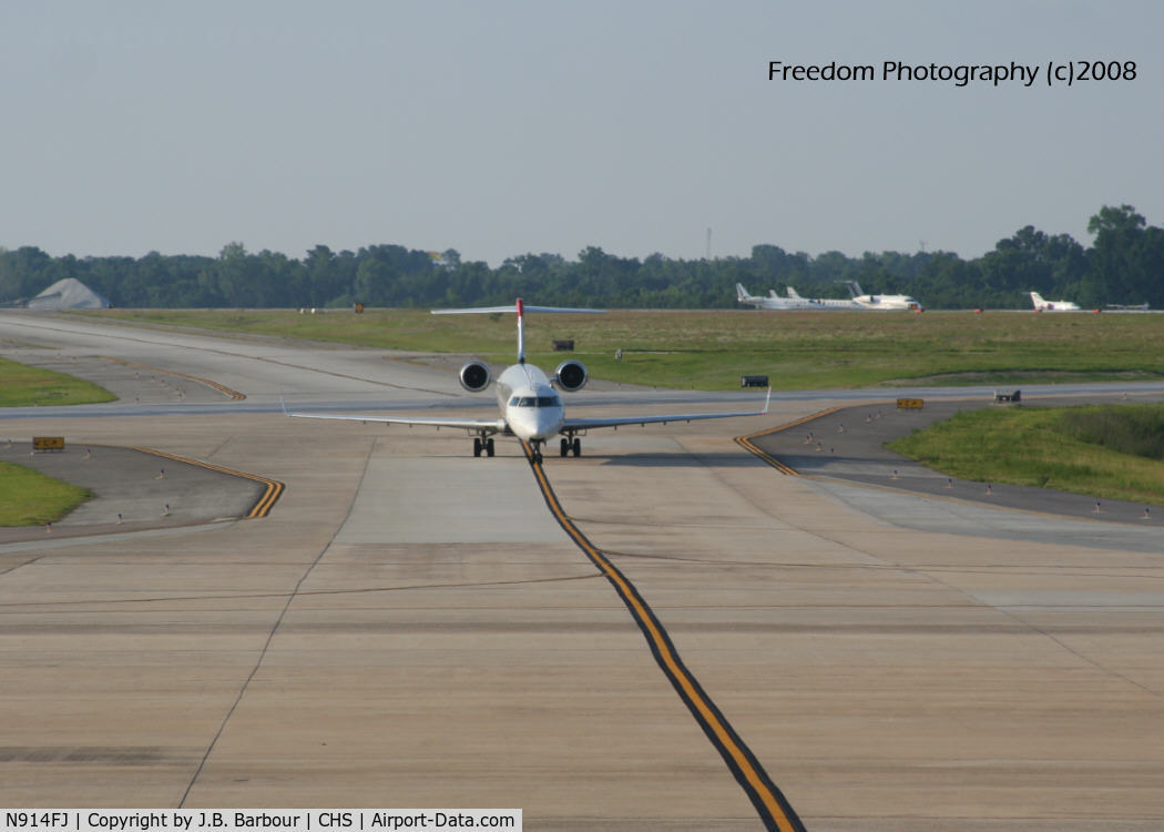 N914FJ, 2004 Bombardier CRJ-900ER (CL-600-2D24) C/N 15014, Arrival