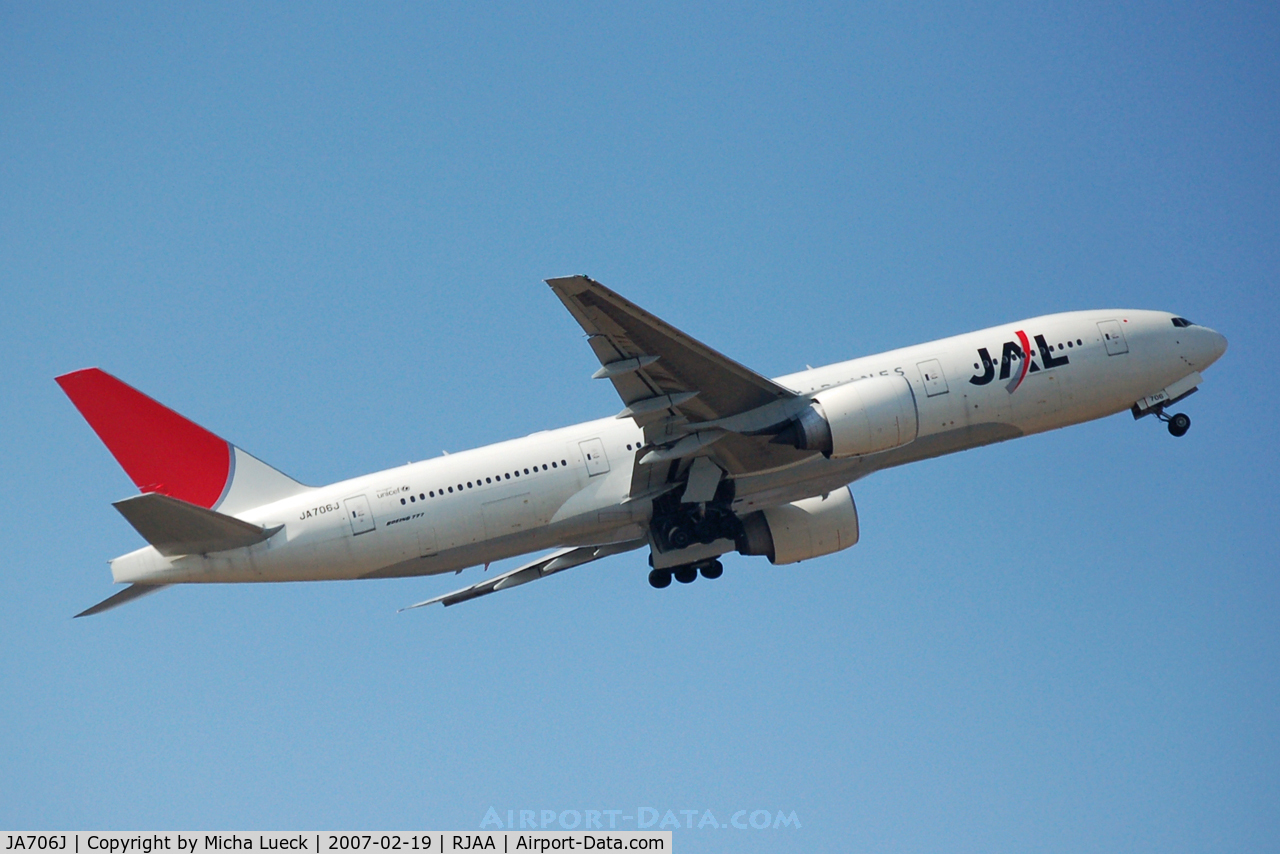 JA706J, 2003 Boeing 777-246/ER C/N 33394, Climbing out of Narita