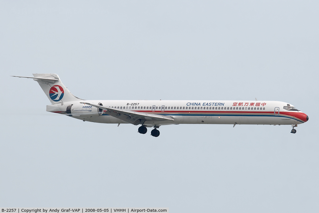 B-2257, 1997 McDonnell Douglas MD-90-30 C/N 53583, China Eastern MD90