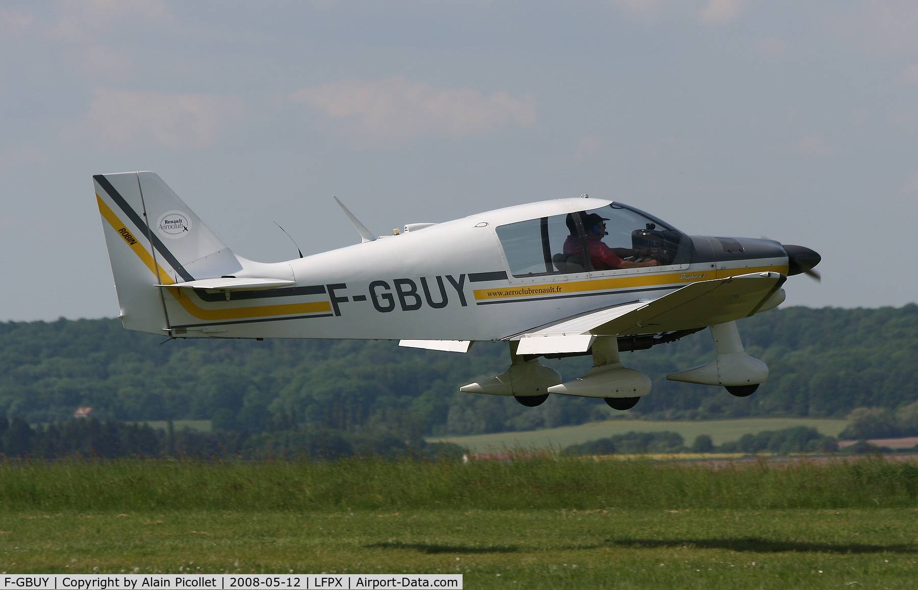 F-GBUY, Robin DR-400-120 C/N 1382, landing