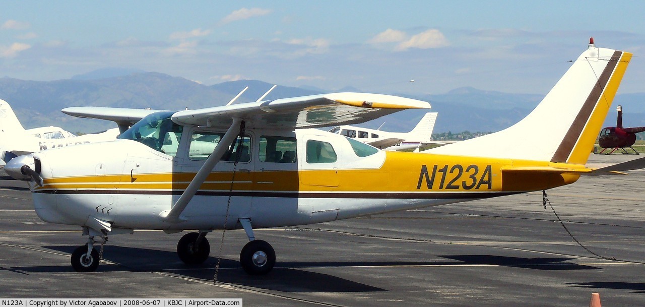 N123A, 1963 Cessna 210D Centurion C/N 21058230, Ar JeffCo Open House