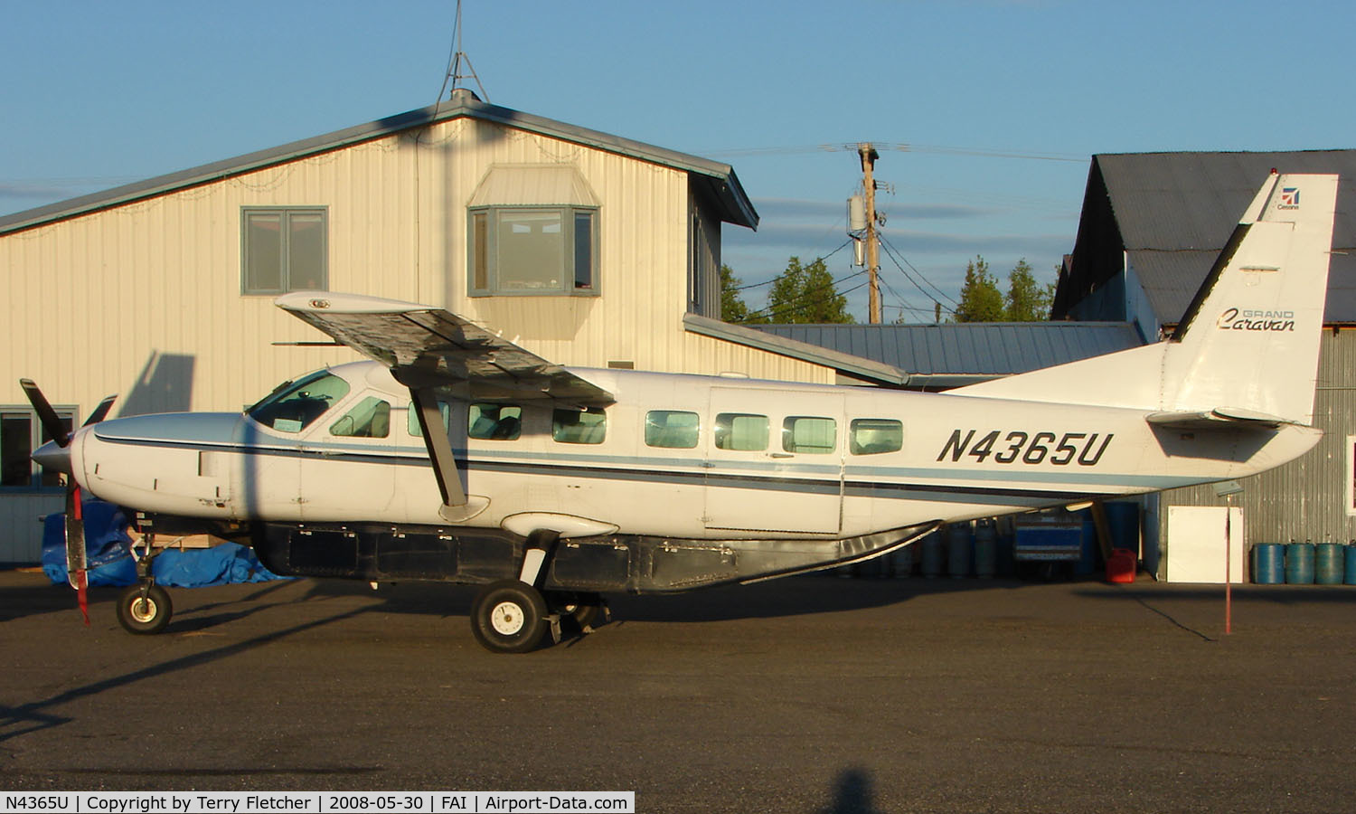 N4365U, 1991 Cessna 208B C/N 208B0253, Wright Air Services Cessna Caravan on Fairbanks East Ramp