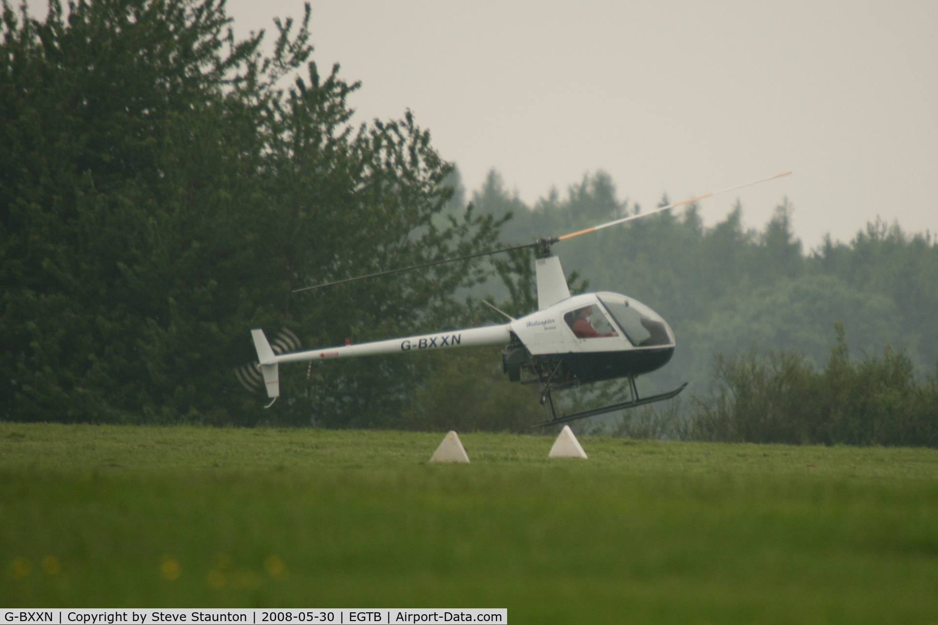 G-BXXN, 1987 Robinson R22 Beta II C/N 0720, Taken at Wycombe Air Park using my new Sigma 50 to 500 APO DG HSM lens (The Beast)
