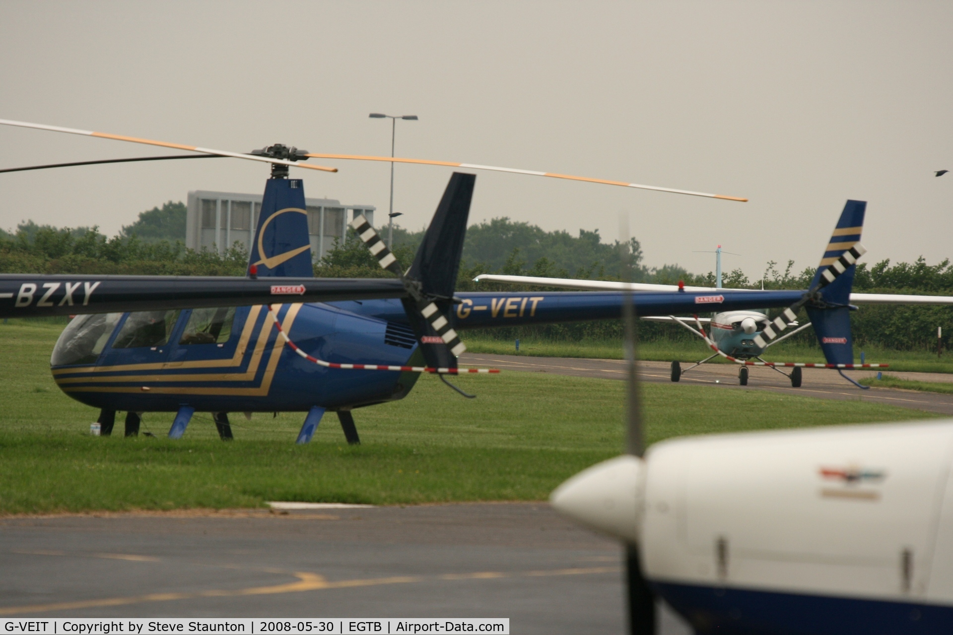 G-VEIT, 2003 Robinson R44  Raven II C/N 10091, Taken at Wycombe Air Park using my new Sigma 50 to 500 APO DG HSM lens (The Beast)