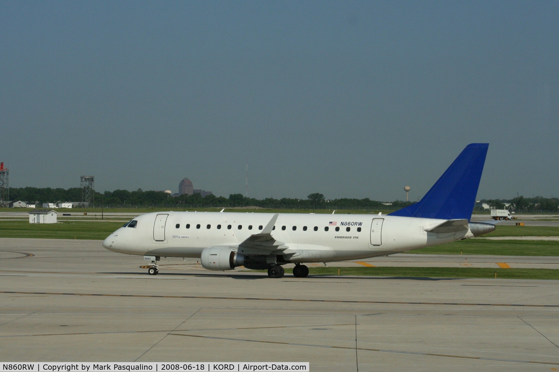 N860RW, 2005 Embraer 170SE (ERJ-170-100SE) C/N 17000084, ERJ 170-100 SE
