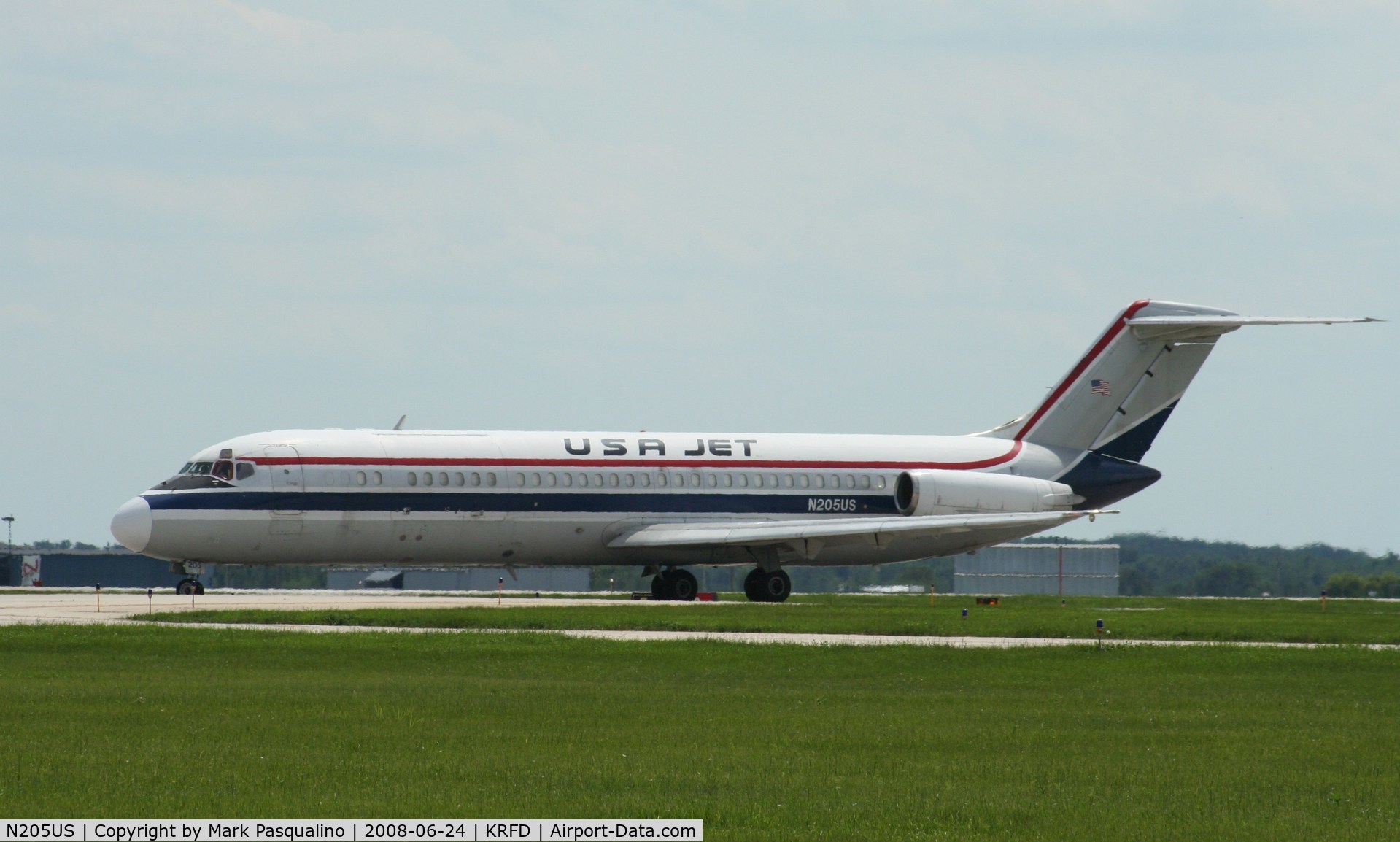 N205US, 1976 McDonnell Douglas DC-9-32F C/N 47690, DC-9-32F