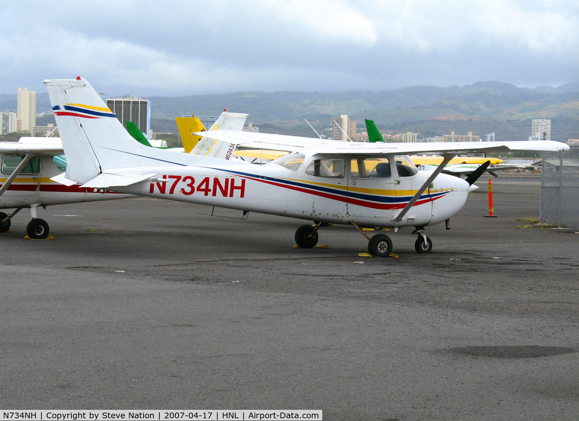 N734NH, 1977 Cessna 172N C/N 17268980, 1977 Cessna 172N @ Honolulu, Ji