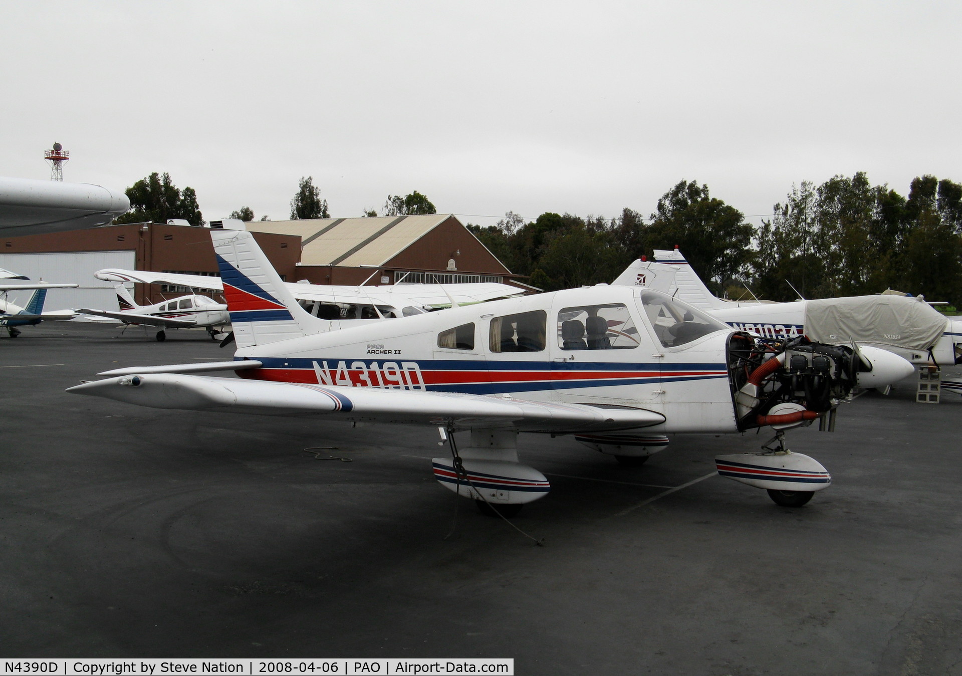 N4390D, 1985 Piper PA-28-161 Warrior C/N 28-8516028, 1985 piper PA-28-161 with cowl door open @ Palo Alto, CA