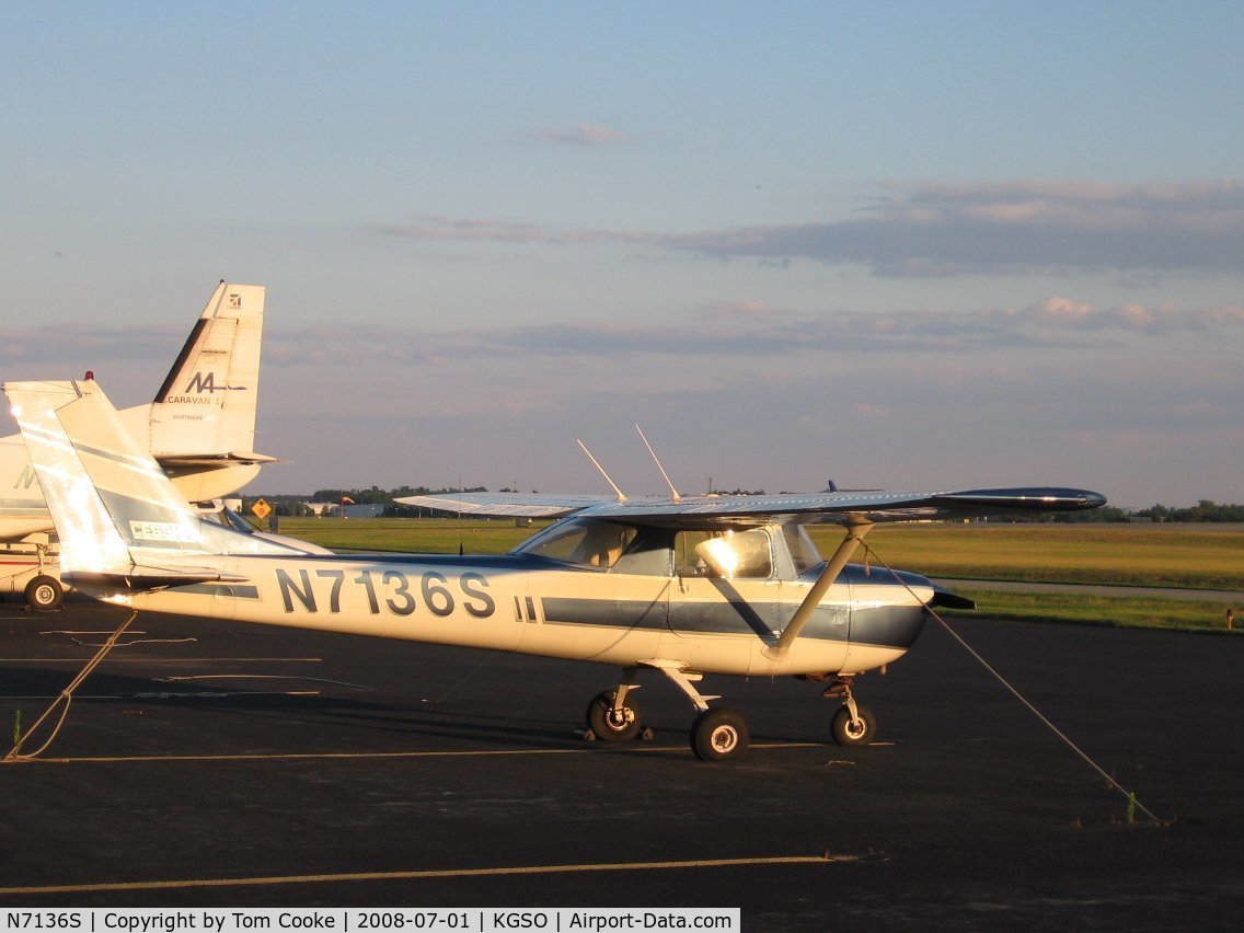 N7136S, 1967 Cessna 150H C/N 15067836, 150 a the end of the flight line