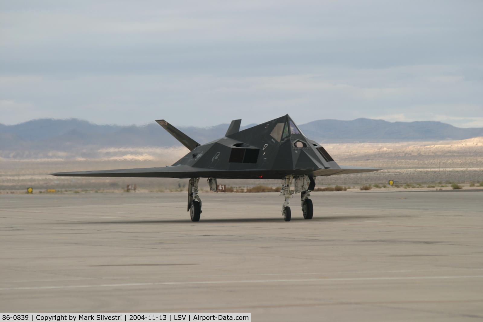 86-0839, 1986 Lockheed F-117A Nighthawk C/N A.4064, Aviation Nation 2004