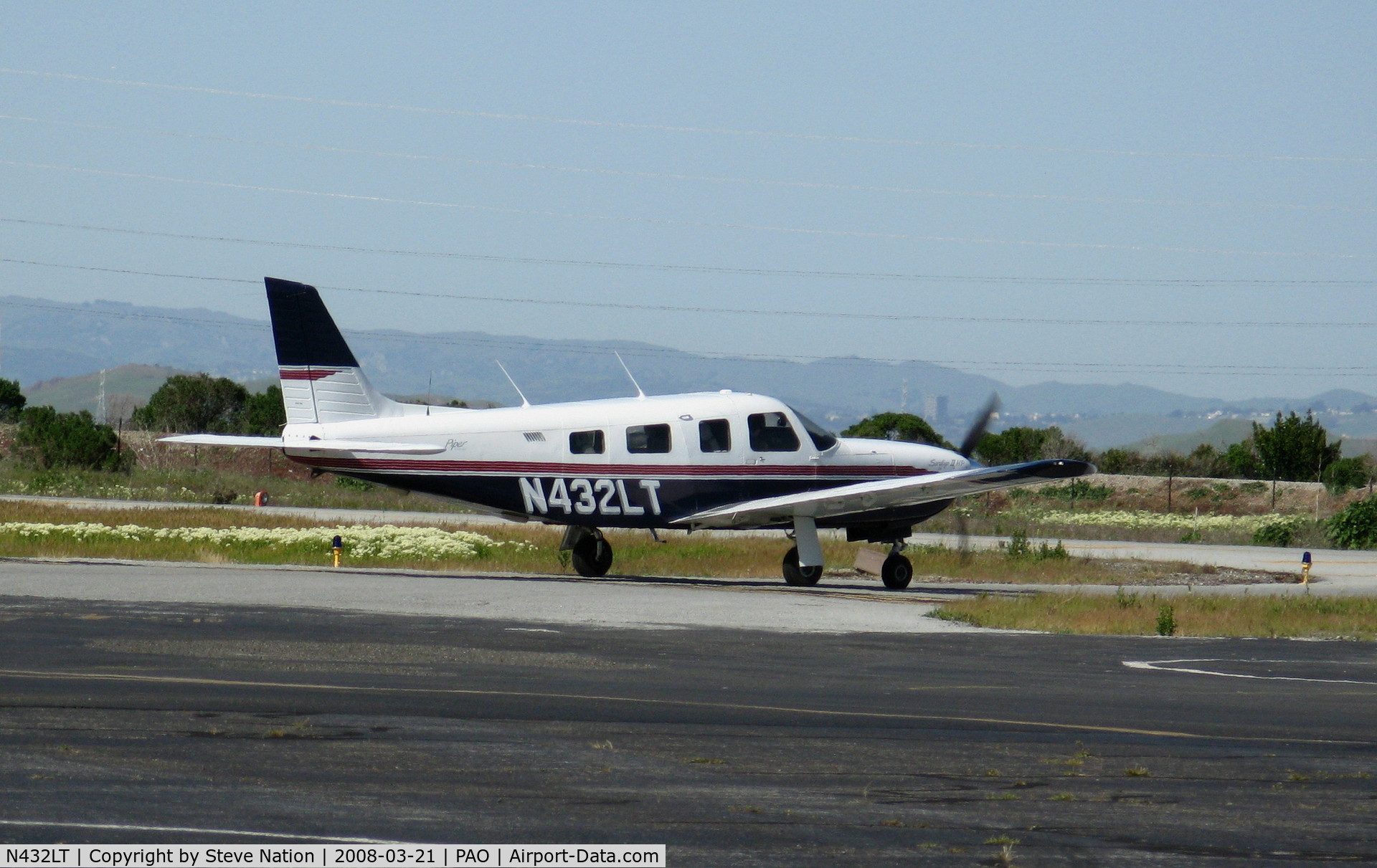 N432LT, 1995 Piper PA-32R-301 C/N 3213099, 1995 Piper PA-32R-301 taxying @ Palo Alto, CA