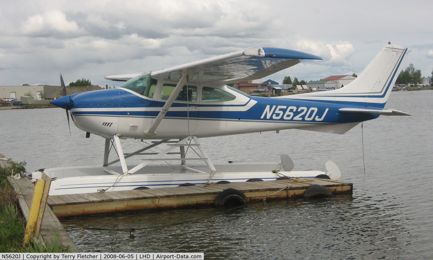 N5620J, 1974 Cessna 182P Skylane C/N 18263474, Cessna 182P at Lake Hood