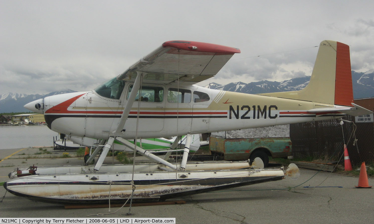 N21MC, 1969 Cessna 180H Skywagon C/N 18052093, Cessna 180H at Lake Hood