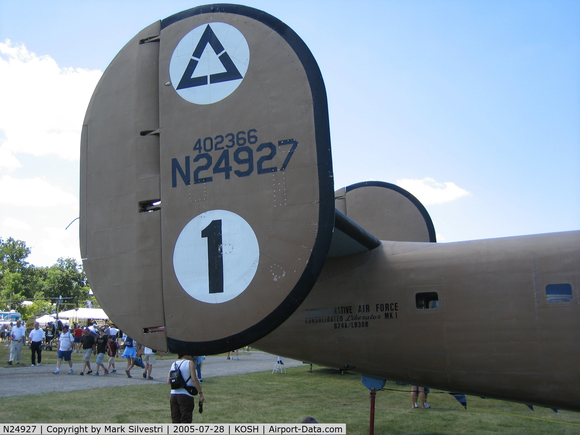 N24927, 1940 Consolidated Vultee RLB30 (B-24) C/N 18, Oshkosh 2005