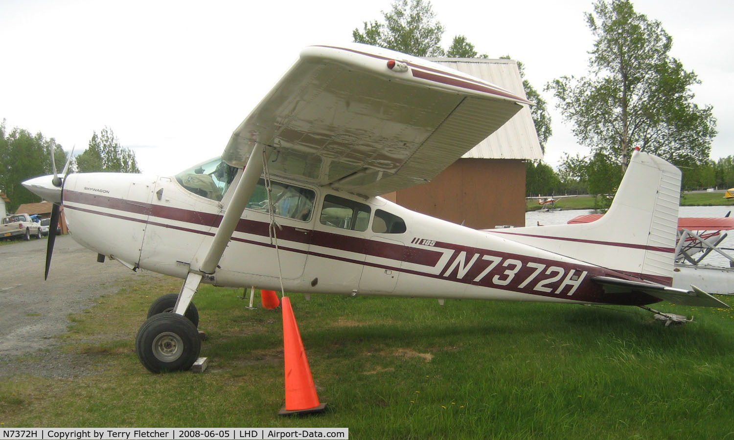 N7372H, 1977 Cessna A185F Skywagon 185 C/N 18503378, Cessna A185F at Lake Hood
