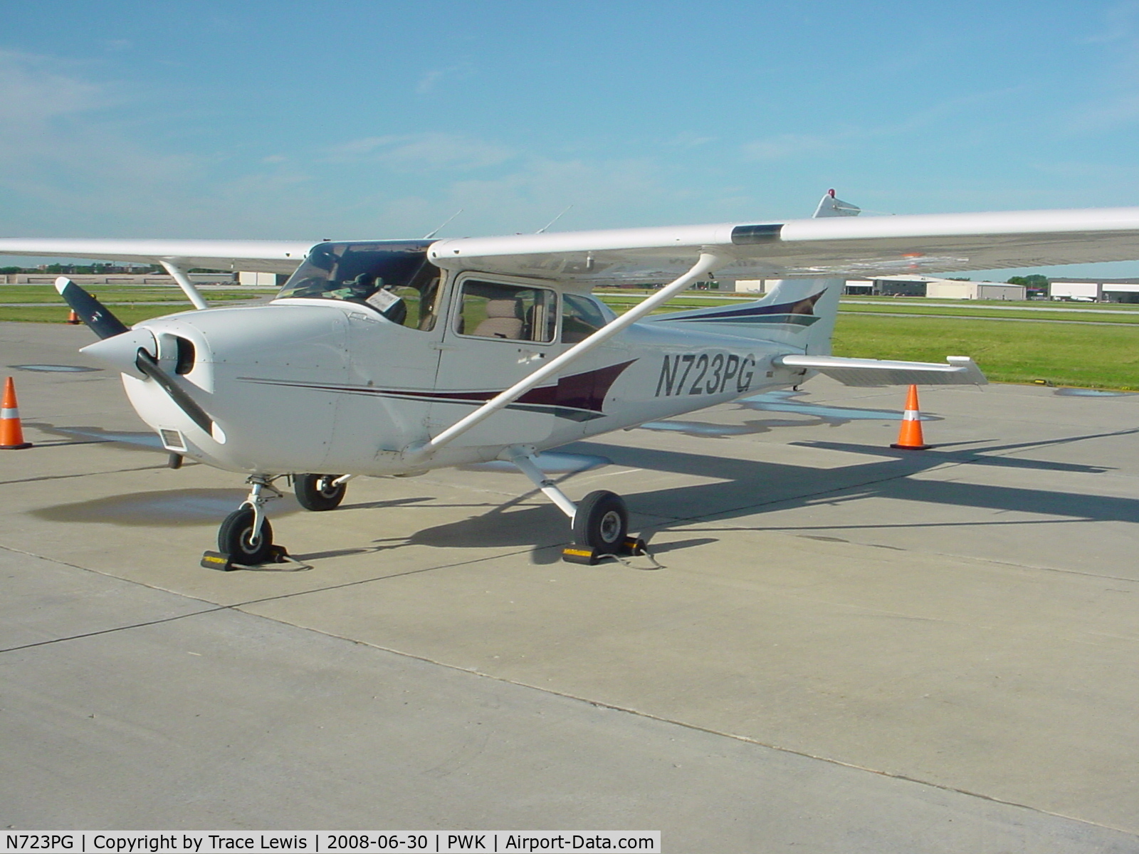 N723PG, 1998 Cessna 172R C/N 17280675, At PWK