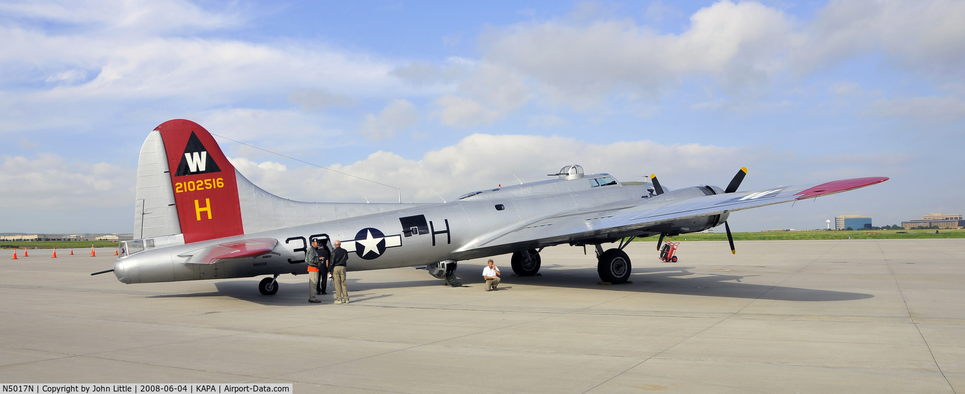 N5017N, 1944 Lockheed/Vega (Boeing) B-17G-105-VE Flying Fortress C/N 8649, Door Open and Step Ready