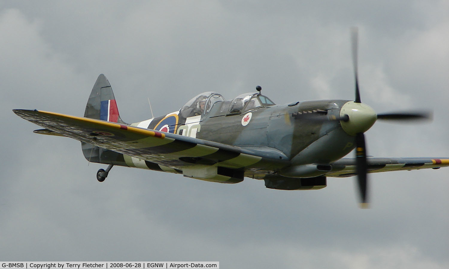 G-BMSB, 1943 Supermarine 361 Spitfire T.IX C/N CBAF.7722, !943 Spitfire doing fly past at Wickenby Wings and Wheels 2008