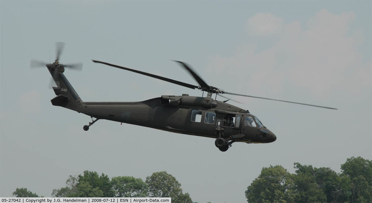 05-27042, Sikorsky UH-60L Black Hawk C/N Not found 05-27042, UH-60L 05-27042 lift off at Easton MD airport