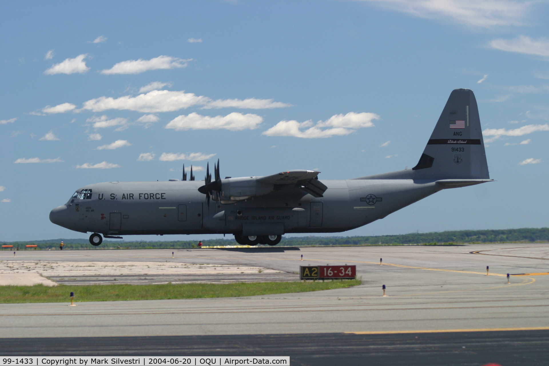99-1433, 1999 Lockheed Martin C-130J-30 Super Hercules C/N 382-5519, Quonset Pt, RI 2004