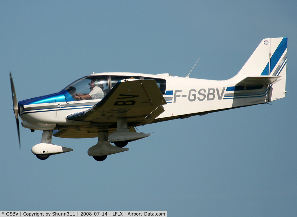 F-GSBV, Robin DR-400-180 Regent C/N 2364, Landing rwy 22 for an Airshow