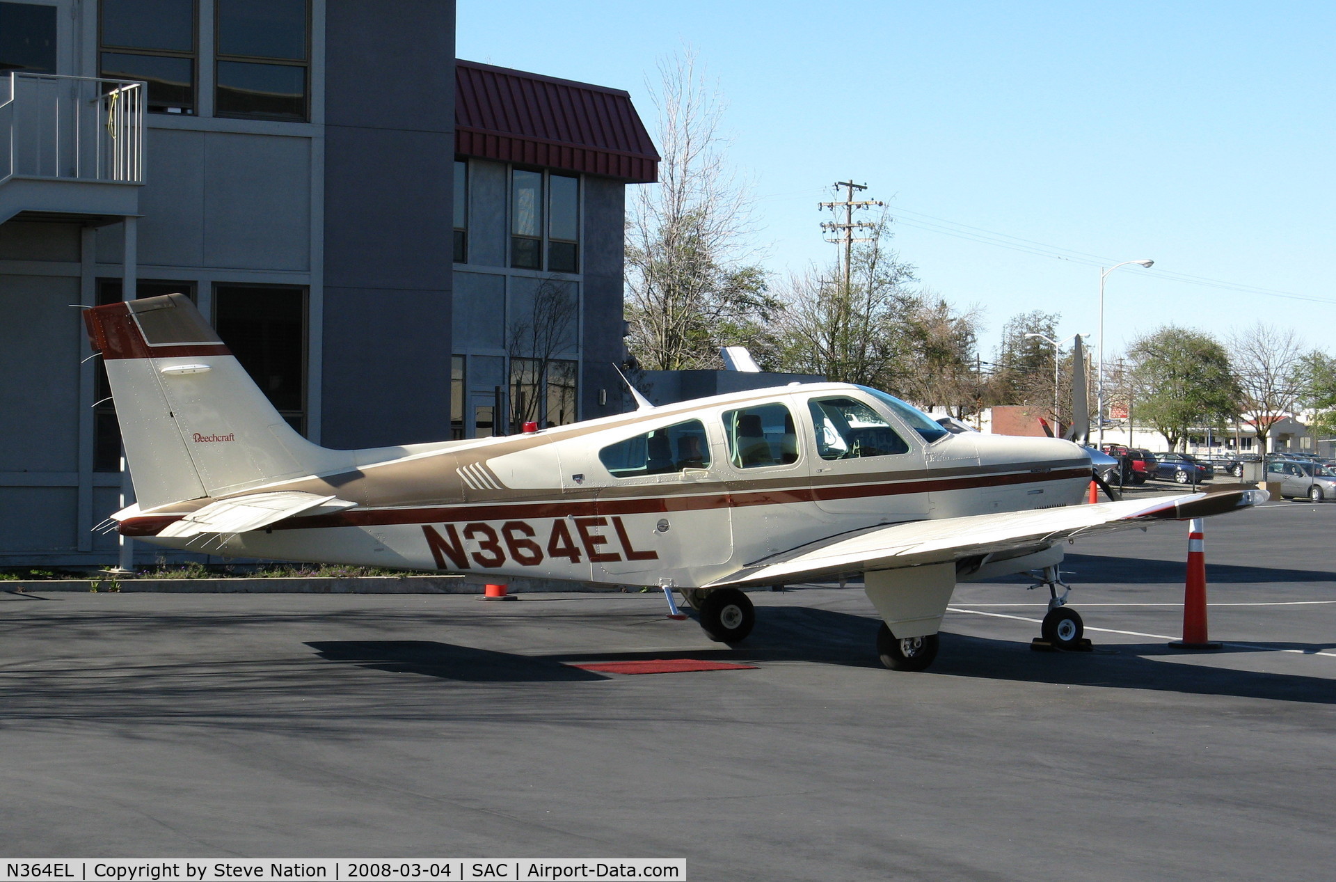 N364EL, 1988 Beech F33A Bonanza C/N CE-1268, 1988 Beech F33A @ Sacramento Executive Airport, CA