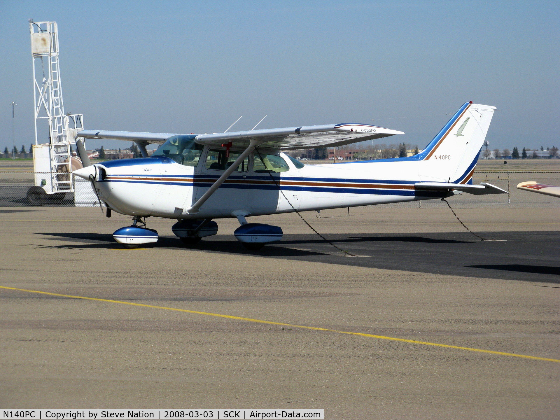 N140PC, 1976 Cessna 172N C/N 17268241, 1976 Cessna 172N @ Stockton Municipal Airport, CA