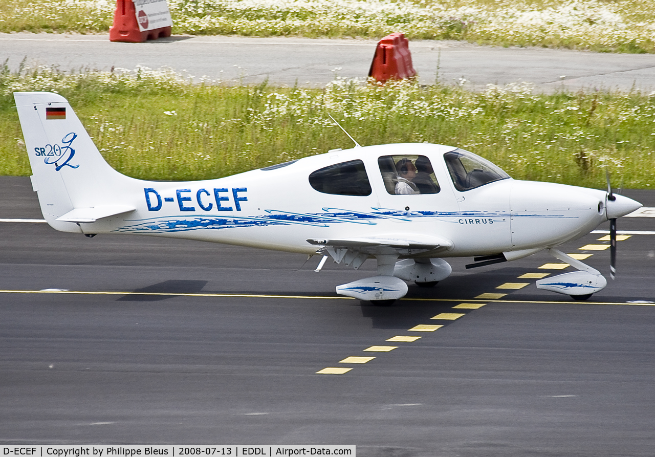 D-ECEF, 2005 Cirrus SR20 G2 C/N 1550, Small but highly sophisticated plane on taxiway.